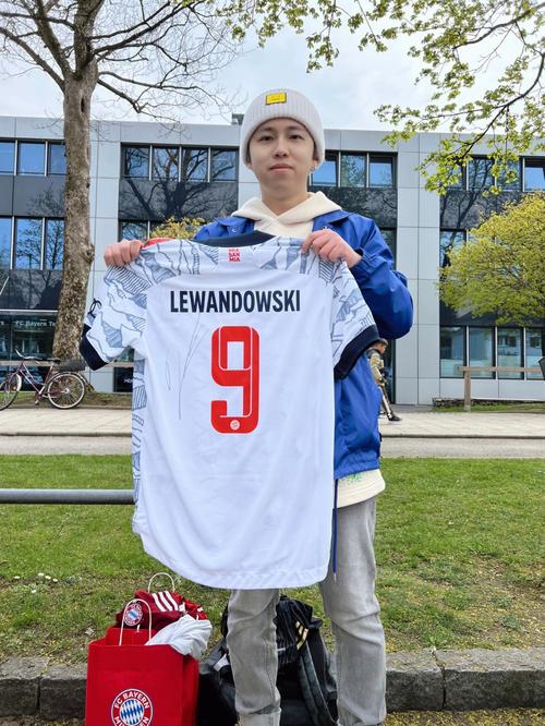 肋部回传 肋部回传