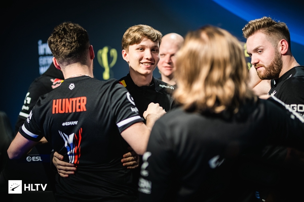 成长才是底 成长才是底