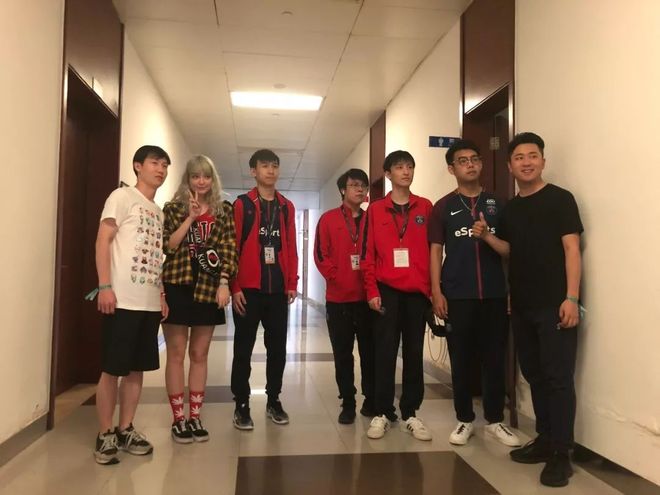 只看纸面分
